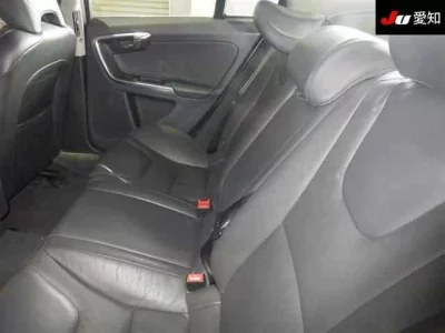 Volvo S60  с аукциона в Японии