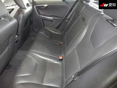 Volvo V60  с аукциона в Японии