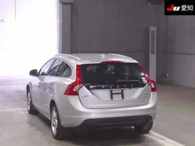 Volvo V60  с аукциона в Японии