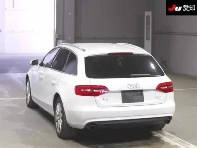 Audi A4  с аукциона в Японии
