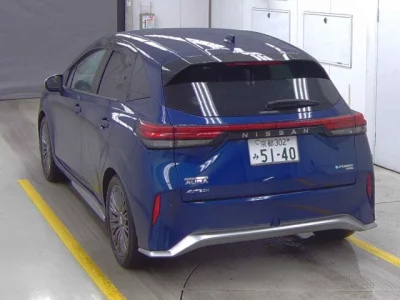 Nissan Aura