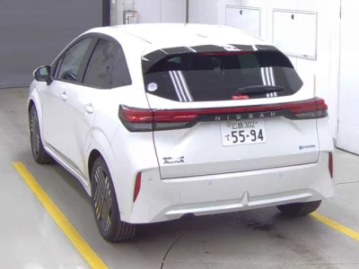 Nissan Aura