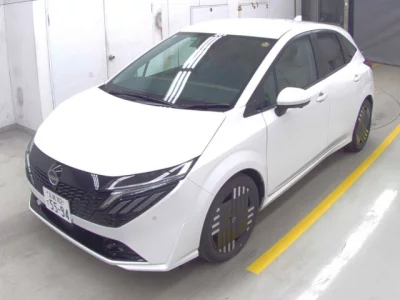 Nissan Aura