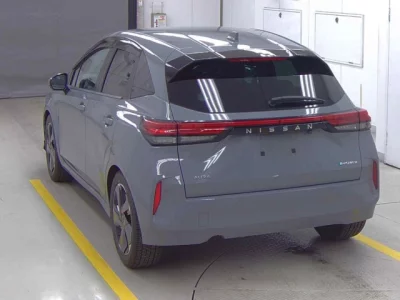 Nissan Aura