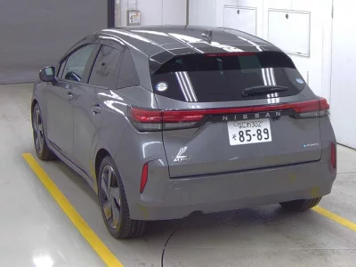 Nissan Aura