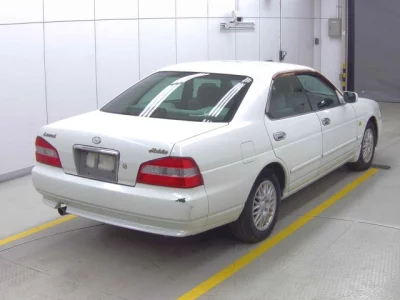 Nissan LAUREL  с аукциона в Японии