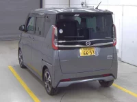 Nissan ROOX лот № 3001 оценка 4.5  с аукциона в Японии 1