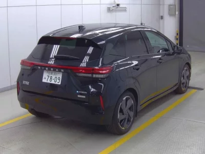 Nissan Aura