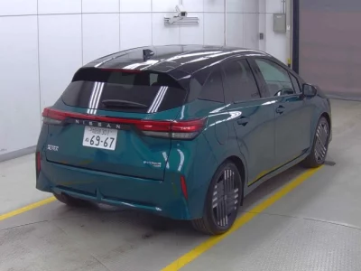 Nissan Aura