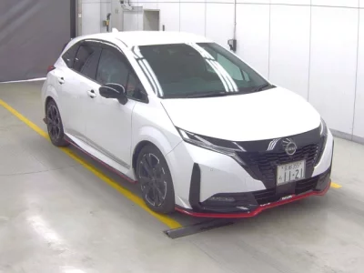 Nissan Aura