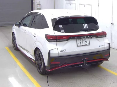 Nissan Aura