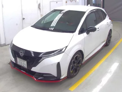 Nissan Aura
