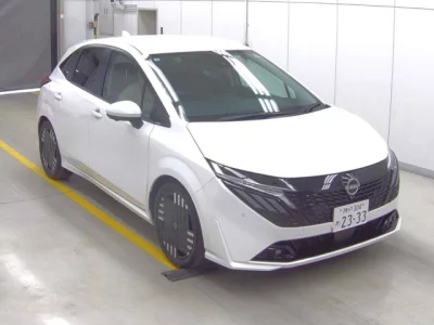 Nissan Aura