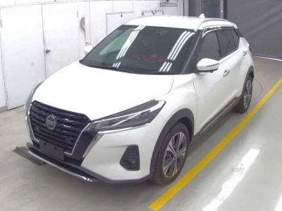 Nissan Aura