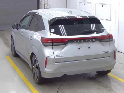 Nissan Aura