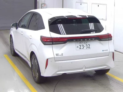 Nissan Aura