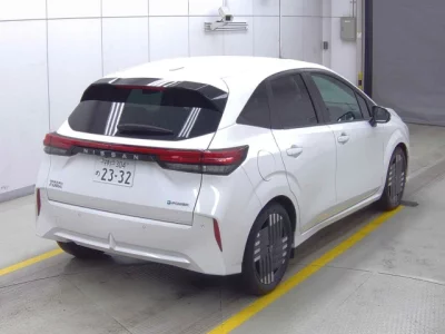 Nissan Aura
