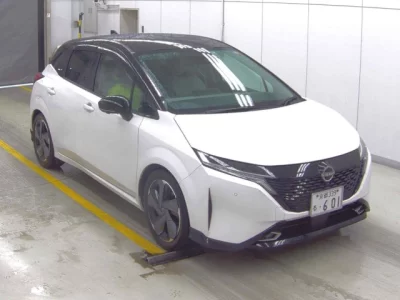 Nissan Aura