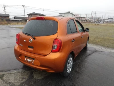 Nissan MARCH