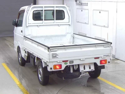 Nissan NT100 Clipper