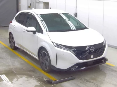Nissan Aura
