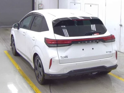 Nissan Aura