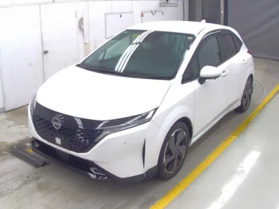 Nissan Aura