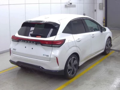 Nissan Aura