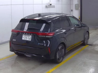 Nissan Aura