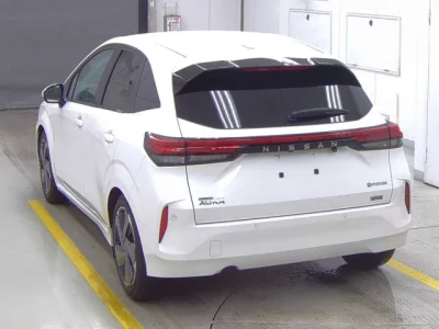 Nissan Aura