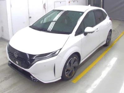 Nissan Aura