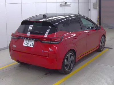 Nissan Aura