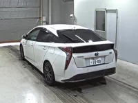 Toyota Prius лот № 3204 оценка R  с аукциона в Японии 1