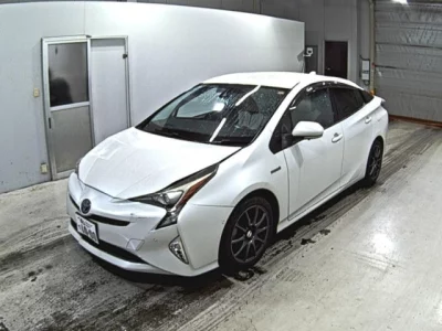 Toyota Prius  с аукциона в Японии