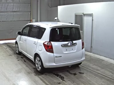 Toyota RACTIS  с аукциона в Японии