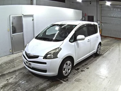 Toyota RACTIS  с аукциона в Японии