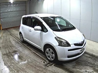 Toyota RACTIS  с аукциона в Японии