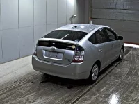 Toyota Prius лот № 9287 оценка R  с аукциона в Японии 4