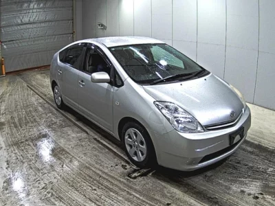 Toyota Prius  с аукциона в Японии