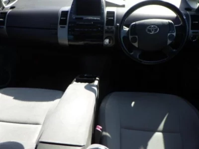 Toyota Prius  с аукциона в Японии