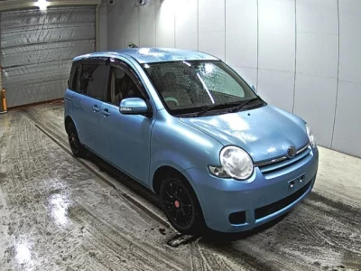 Toyota SIENTA  с аукциона в Японии