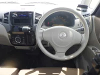 Nissan ROOX лот № 3861 оценка 3.5  с аукциона в Японии 2