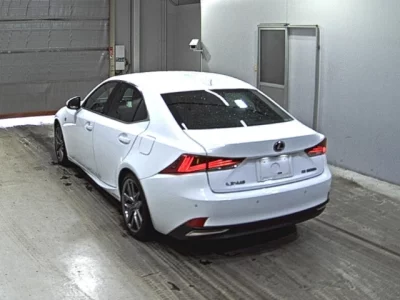 Lexus IS