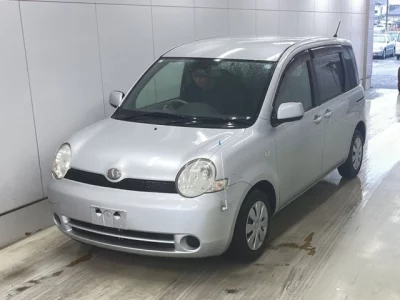 Toyota SIENTA  с аукциона в Японии