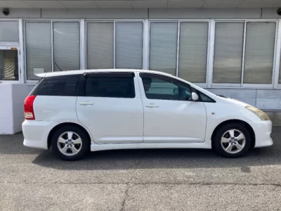 Toyota WISH  с аукциона в Японии