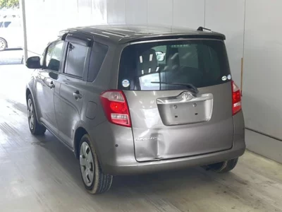 Toyota RACTIS  с аукциона в Японии