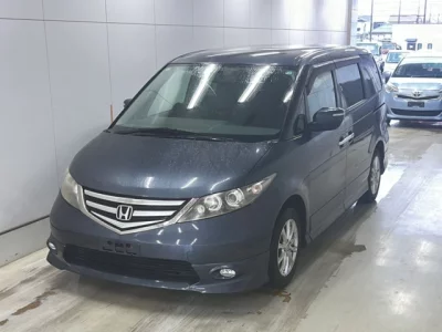 Honda ELYSION  с аукциона в Японии