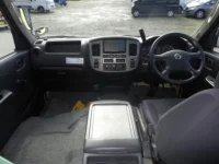 Nissan CARAVAN лот № 1851 оценка 4  с аукциона в Японии 2