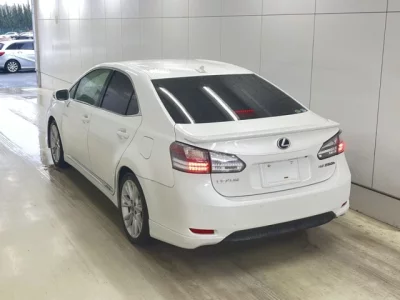 Lexus HS  с аукциона в Японии