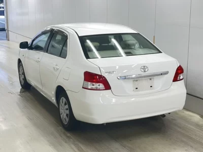 Toyota BELTA  с аукциона в Японии